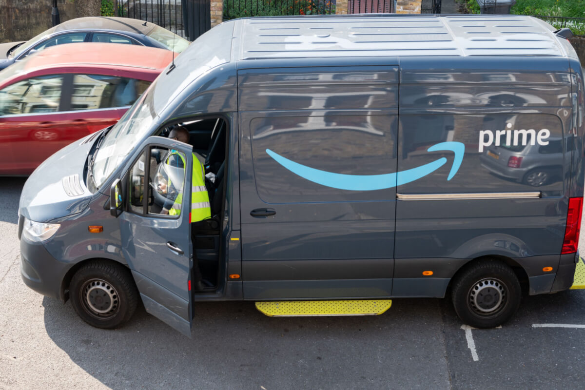 You are currently viewing Injured by an Amazon Delivery Driver – Who Pays?