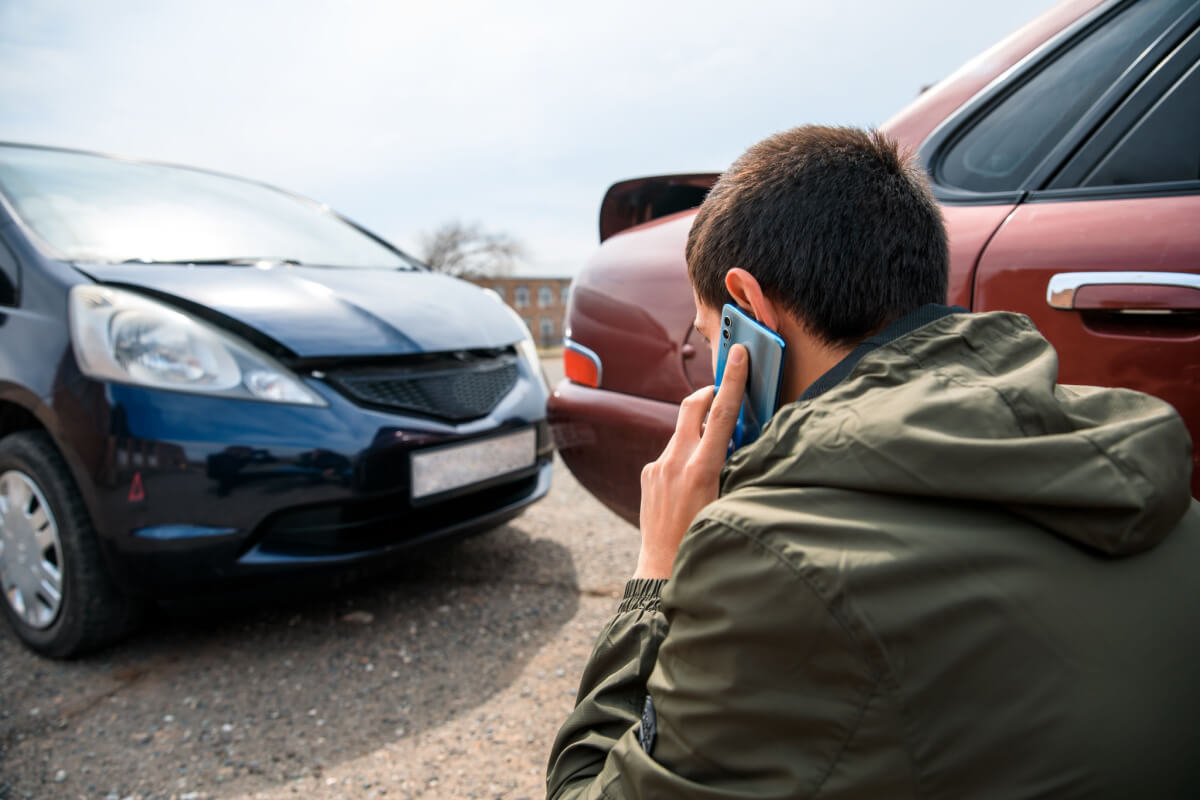 You are currently viewing What is the Process of Hiring a Car Accident Lawyer in Iowa?